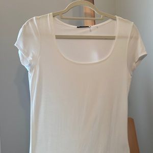 Tahari White Tshirt